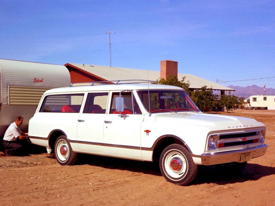  Chevrolet Suburban 1967 года  (фото 2 из 2)